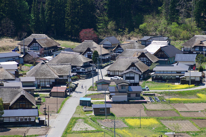 伝統的な曲家が多数残る山里の集落、南会津町「前沢曲家集落」