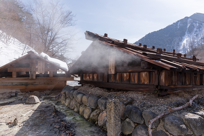 1200年の歴史を誇る秘湯「日光湯元温泉」。時の流れを忘れて温泉三昧の旅へ